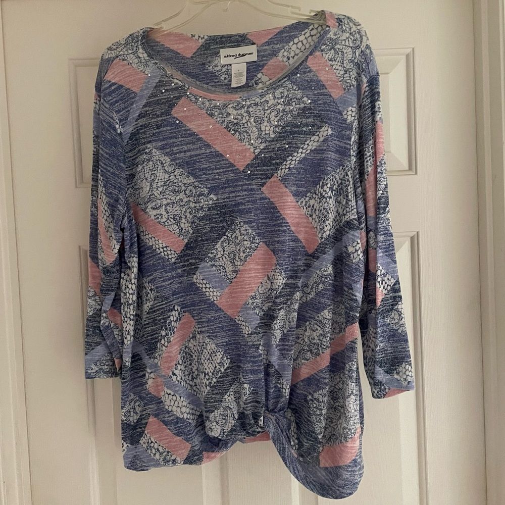 Alfred Dunner scoop neck stretch blue pink diamonds studs twist front  L